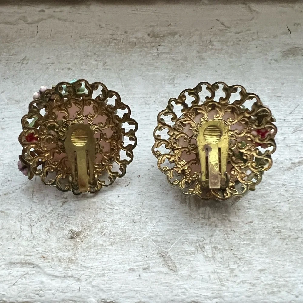 *Rare Find* 1940’s Vintage Flower clip-on earrings and matching cuff - Picture 3 of 13